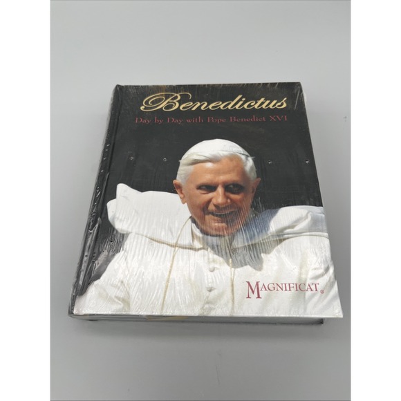 Benedictus: Day by Day with Pope Benedict XVI Hardcover Christianity Religious - Picture 1 of 6